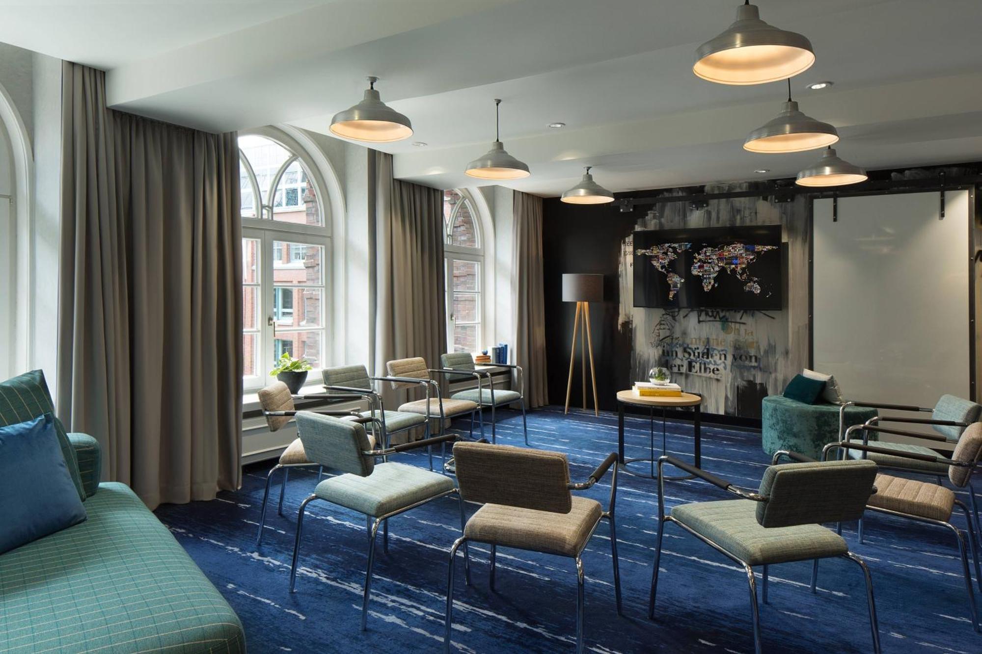 Renaissance Hamburg Hotel Kültér fotó The Blue Room