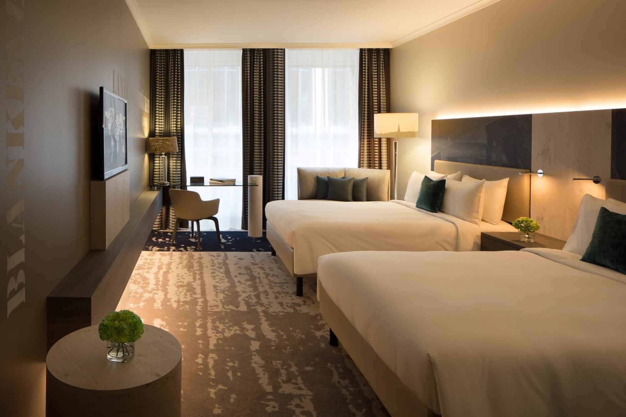 Renaissance Hamburg Hotel Kültér fotó Deluxe Room